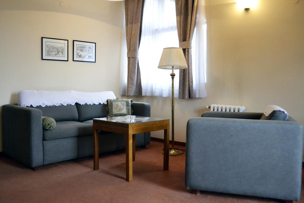 Ada Hotel SJJ Eksteriør billede